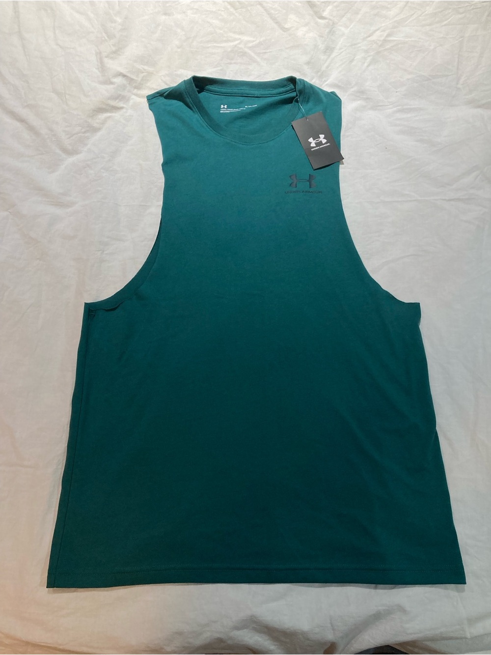 Under Armour Cut Off Tank, Men’s size small, NWT!
